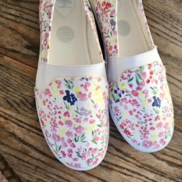 Rocket DogWhite Floral Misa Britton Slip-On Sneaker - - Picture 6 of 7